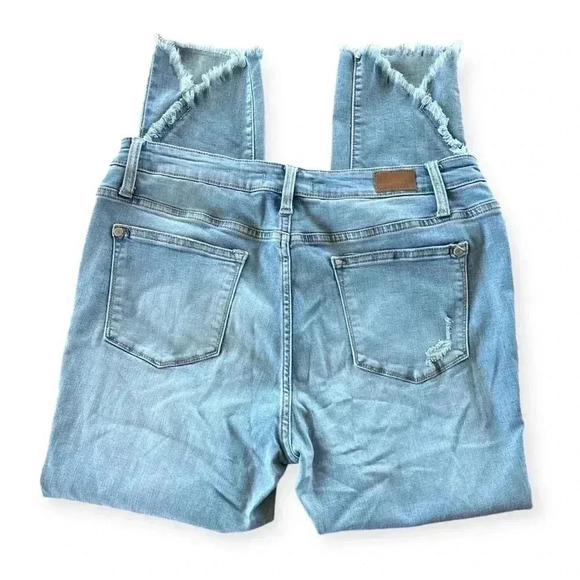 Judy Blue women's Light Blue High Waist Tulip Jeans size 15/32 - Picture 8 of 8